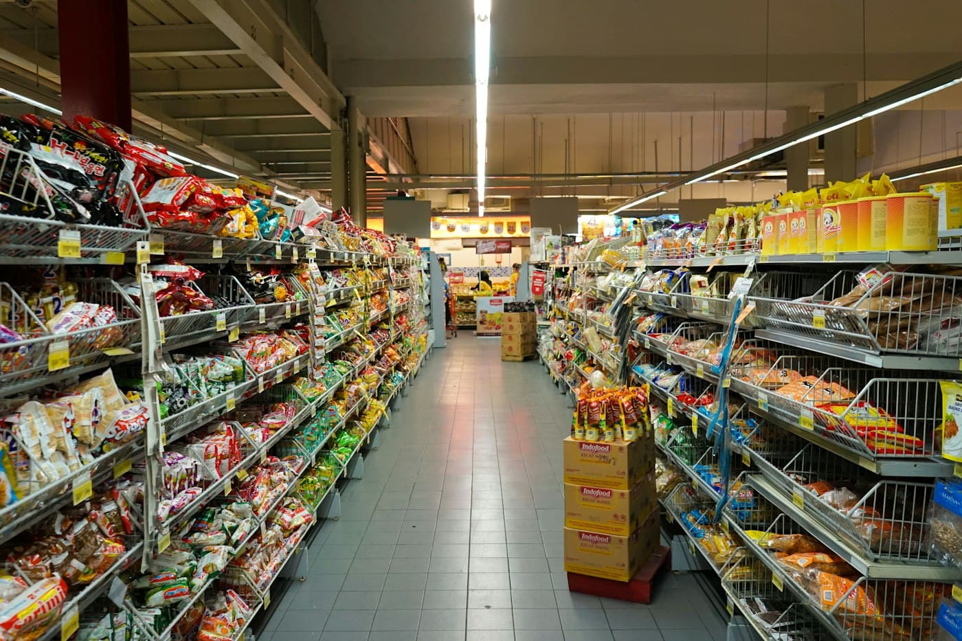 Corredor de supermercado (fotografia de demonstração)
